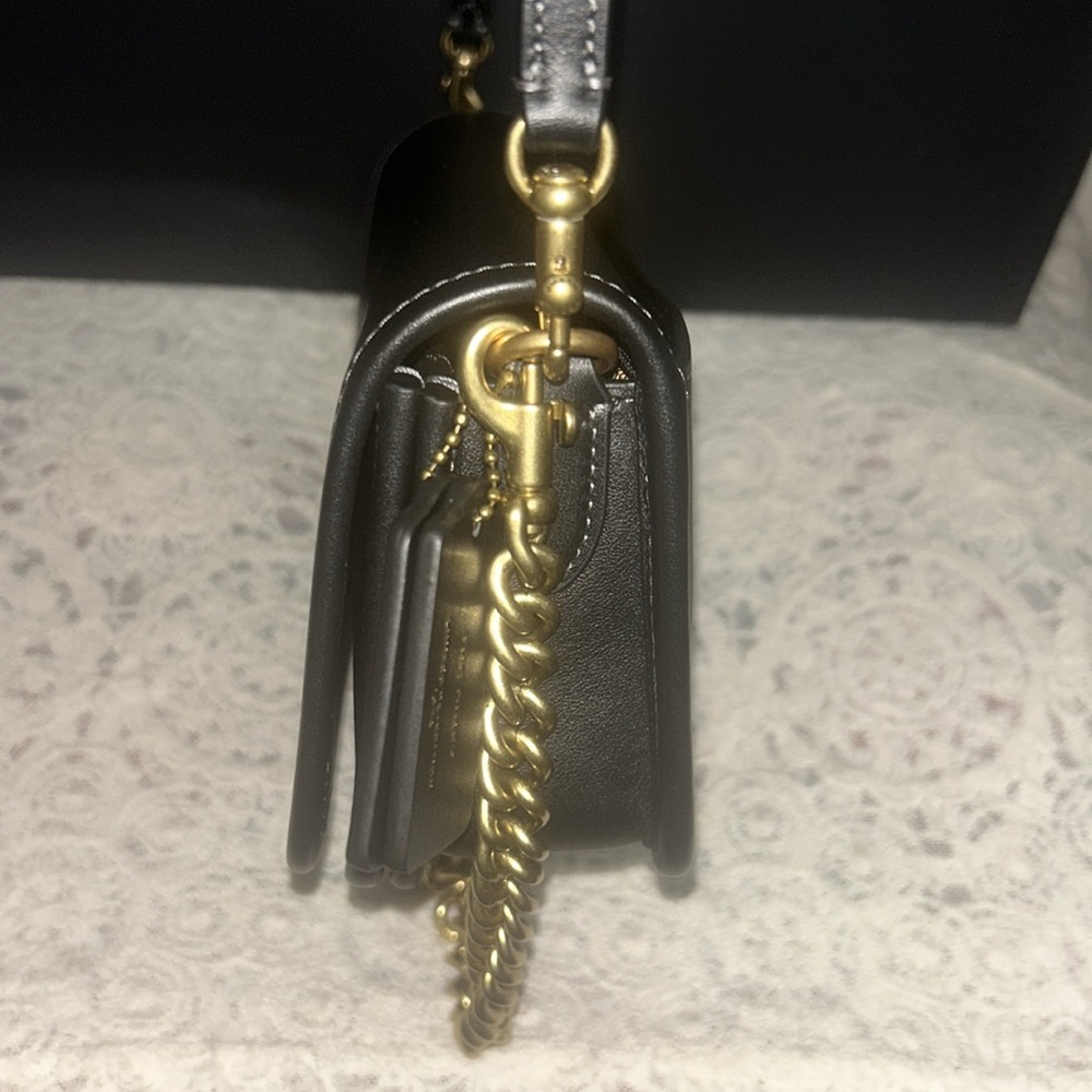 Gorgeous Coach Dinky Bag - Picture 5 of 13